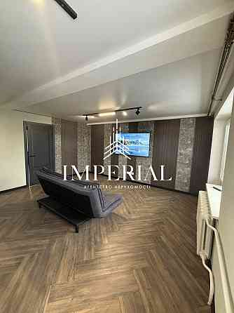 Продаж Квартира 3-кімнатна, 5/5 поверх на вул. Воскресенський Киев