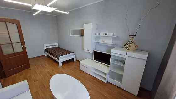 Оренда Квартира 1-кімнатна, 25/25 поверх на ул. Софии Русовой, 3 Kiev