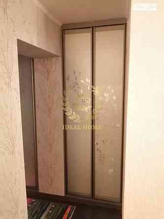 Продаж Квартира 3-кімнатна, 3/5 поверх на Вавиловых ул., 16/12 Киев