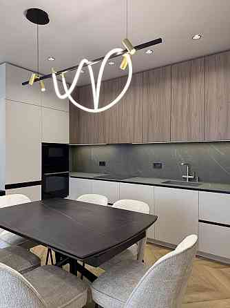 Продаж Квартира 3-кімнатна, 7/24 поверх на Васильківська вул., д. 1 Киев