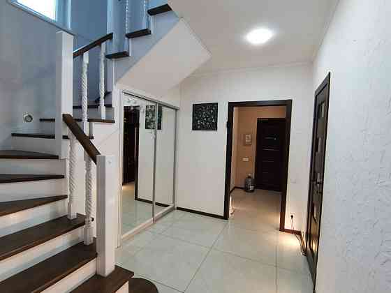 Продаж Будинок 4-кімнатний на вул. Миколайчука Івана Львів