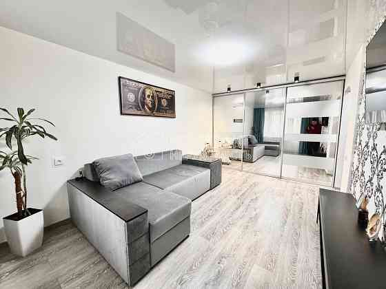 Продаж Квартира 1-кімнатна, 5/5 поверх на вул. Байрона Kharkiv