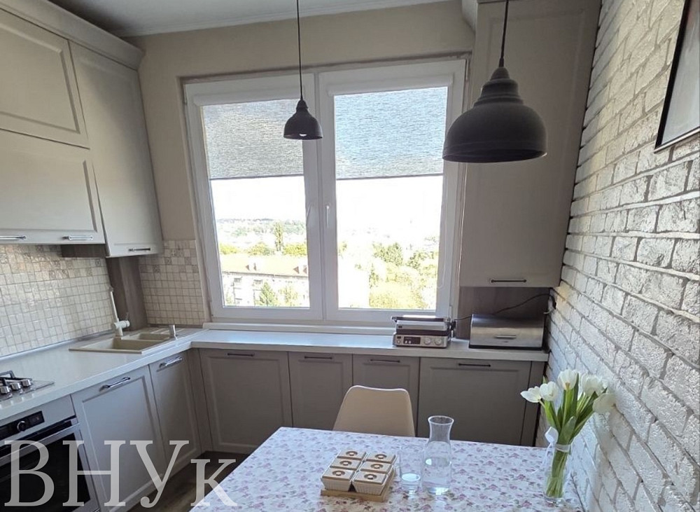 Продаж Квартира 3-кімнатна, 9/9 поверх на Проспект Свободи, 50 Ужгород - изображение 1