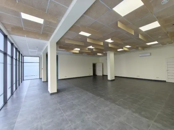 Здається Торгово-офісний центр площа 120 кв.м Ужгород Корятовича 33 Ужгород