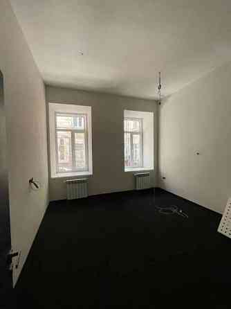 Продаж Квартира 3-кімнатна, 1/5 поверх на Ришельевская улица, 12 Одеса