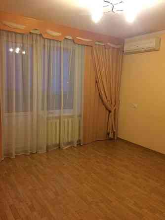 Оренда Квартира 3-кімнатна, 10/17 поверх на пр. Петра Григоренко Київ