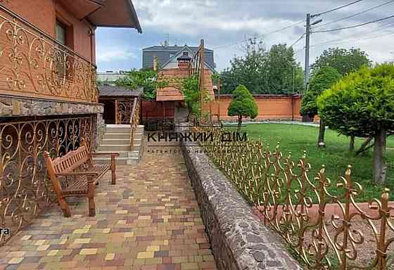 Продаж 3 поверхового будинку з ремонтом і ділянкою. № 2211621 Київ