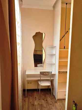 Оренда Квартира 3-кімнатна, 8/17 поверх на ул. Павловская Киев