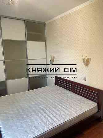 Продаж Квартира 4-кімнатна, 6/25 поверх на Драгоманова ул. Киев