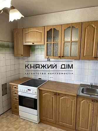 Продаж Квартира 3-кімнатна, 8/16 поверх на Ревуцького Киев