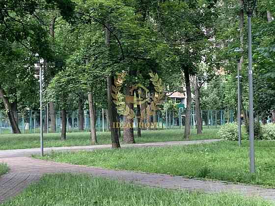 Продаж Квартира 4-кімнатна Киев