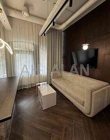 Оренда Будинок 5-кімнатний на Бульварно-Кудрявська вул., 17 Київ