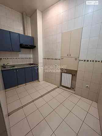 Продаж Квартира 4-кімнатна, 1/5 поверх на вул. Мар'їнська Харьков