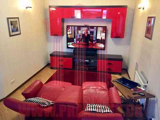 Продаж 3-поверховий Будинок з ділянкою 12.5 сот 300 кв.м  на Полтавская 