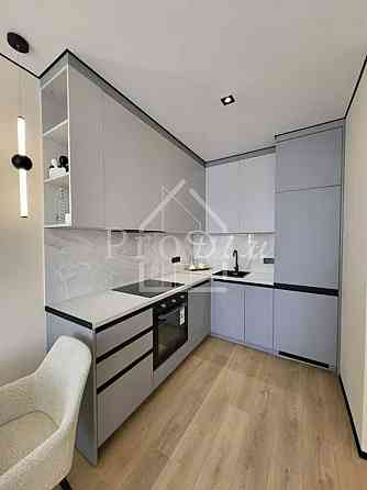 Продаж Квартира 1-кімнатна, 21/25 поверх на Родини Крістерів вул., 14б Киев