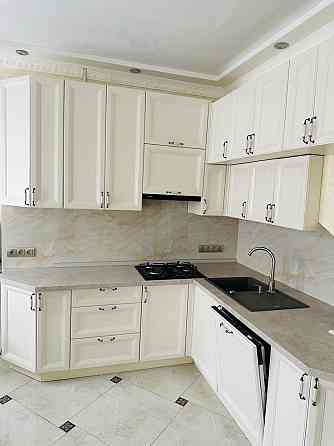 Продаж Будинок 7-кімнатний на вул. Медової печери Львів