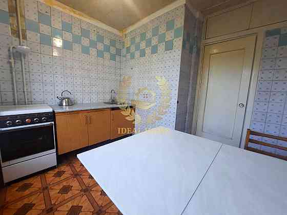 Продаж Квартира 3-кімнатна на Юры Гната ул., 12 Киев