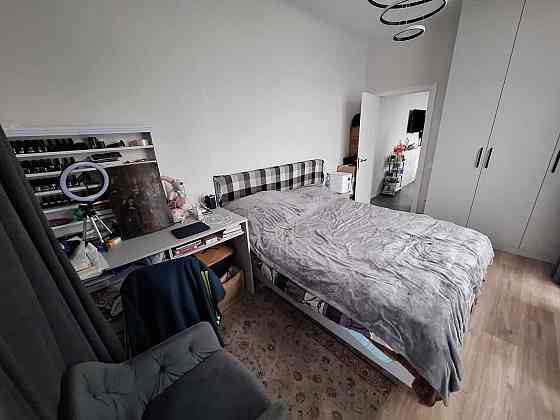 Продаж Квартира 2-кімнатна, 8/10 поверх на Центральна вул., д. 21Б Kiev