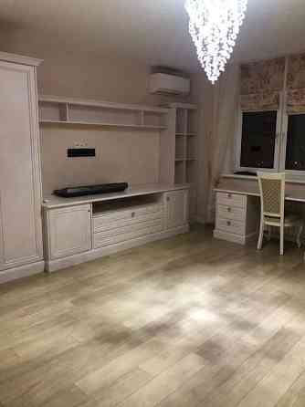 Оренда Квартира 2-кімнатна, 20/27 поверх на ул. Краснопольская Киев