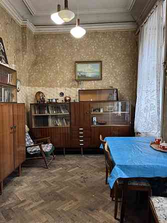 Продам три комнаты в коммуне в центре города, ул. Лейтенанта Шмидта. Одеса