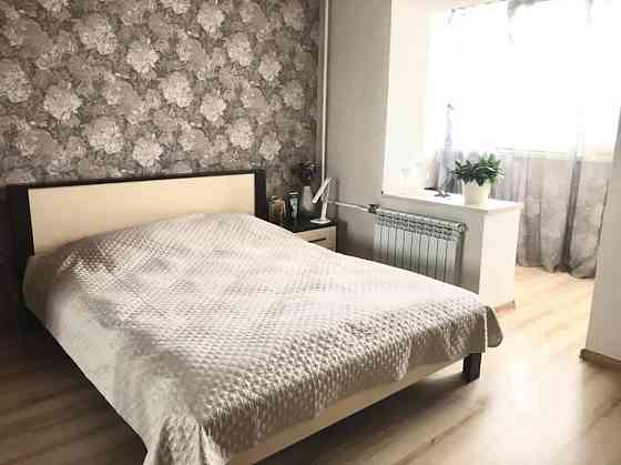 Оренда Квартира 2-кімнатна, 13/28 поверх на Ахматовой Анны ул. Киев