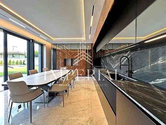 Продаж 2-поверховий Будинок з ділянкою 15 сот 290 кв.м 5 кімн. на Струмкова вул. Ivankovychi