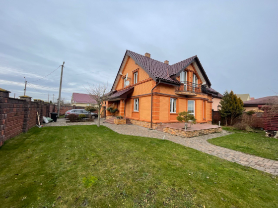 Продажа 2-этажный Дом с участком 4.5 сот 204 кв.м 4 комн. на Серпанкова Ровно