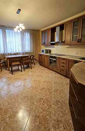 Продаж Квартира 3-кімнатна, 7/16 поверх на Валерія Лобановського вул., д. 126Г Київ