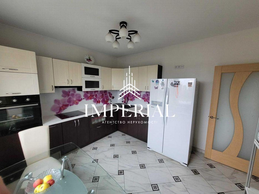 Оренда Квартира 3-кімнатна, 8/17 поверх на вул. Розумовського Київ - фото 1