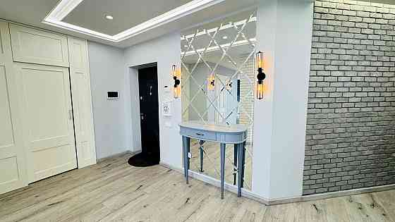 Продаж Квартира 4-кімнатна, 23/25 поверх на Ахматової Анни вул., д. 22 Київ