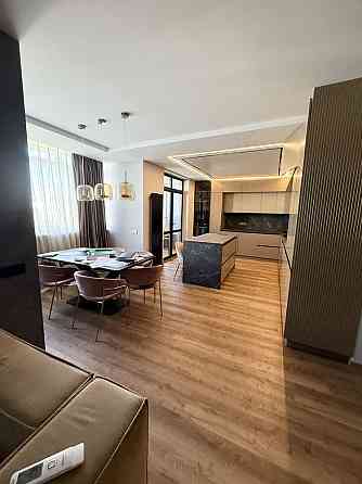 Продаж Квартира 3-кімнатна, 13/14 поверх на Нивська вул., д. 4Г Київ