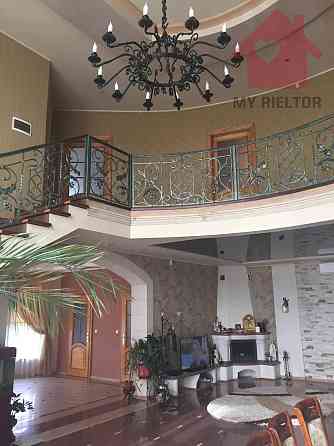 Продаж просторого будинку з басейном! 