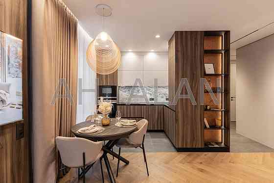 Продаж Будинок 3-кімнатний на Джона Маккейна вул., 1Б Київ