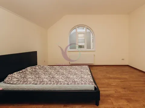 Оренда 2-поверховий   200 кв.м 4 кімн.  Чернівці - фото 5