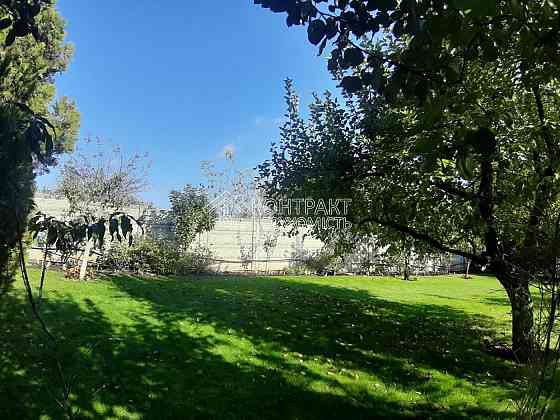 Продаж Будинок 6-кімнатний на вул. Набережна 