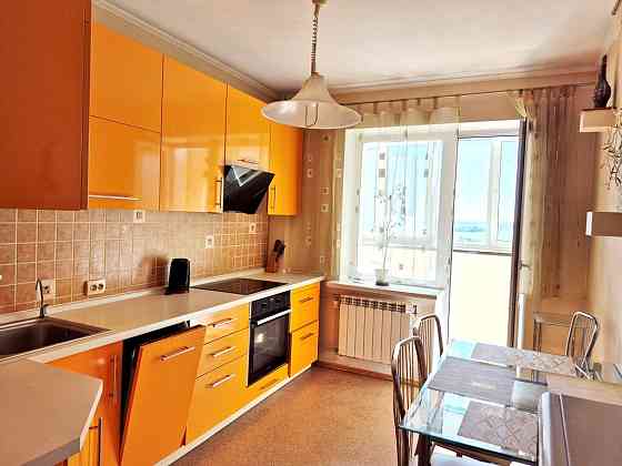 Оренда Квартира 2-кімнатна, 15/16 поверх на улица Вишняковская, д.3 Киев