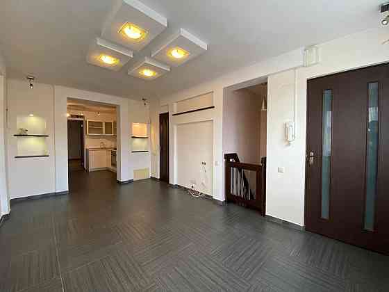 Продаж Квартира 5-кімнатна, 1/9 поверх на Паркова вул., 20 Ivano-Frankivs'k