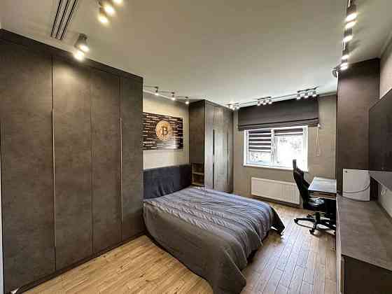 Продаж Квартира 3-кімнатна, 3/12 поверх на Василя Тютюнника вул., д. 53 Київ