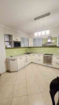 Продаж Квартира 4-кімнатна, 6/10 поверх на Почайнинська вул., д. 25/49 Киев