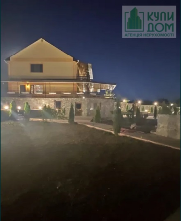 Продам гарний будинок 320 м2 в Підгайцях. Кропивницький