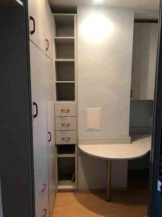 Оренда Квартира 1-кімнатна, 13/17 поверх на вул. Сімї Прахових, 27 Киев