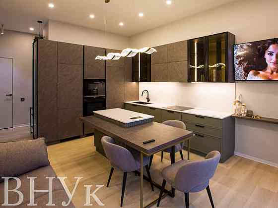 Продаж Квартира 3-кімнатна, 1/3 поверх Ужгород