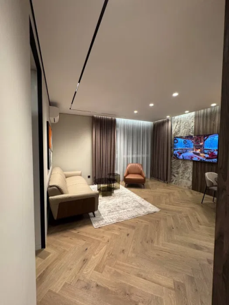 Продаж Квартира 3-кімнатна, 22/24 поверх на Джона Маккейна, 1б Kiev