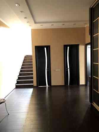 Продам капитальный дом с ремонтом, мебелью и техникой на Таирова Одеса