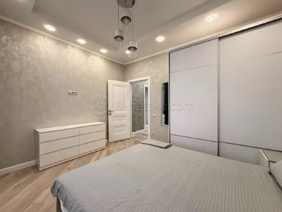 Оренда 3к Квартира 90 кв.м Валерия Самофалова, 16А/5 Одеса