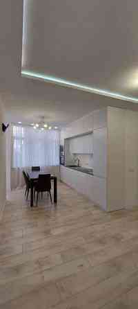 Оренда Квартира 2-кімнатна, 17/25 поверх на ул. Анны Ахматовой Київ