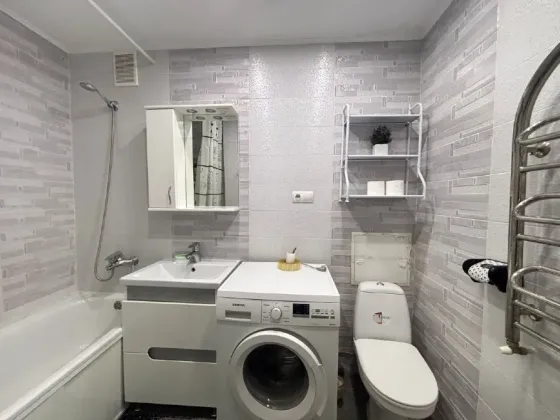 For sale 2-room Apartment 71 sq.m Бережанська Ternopil'