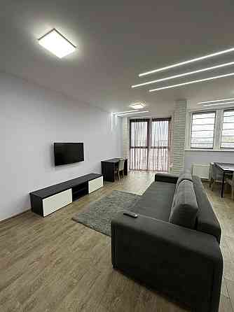 Оренда Квартира 1-кімнатна, 20/25 поверх на Драгоманова ул., 2 б Київ