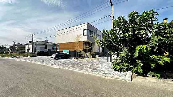 Продаж Будинок 4-кімнатний на Кленовая ул. 