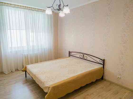 Оренда Квартира 1-кімнатна, 20/25 поверх на Пчілки, 6 Kiev